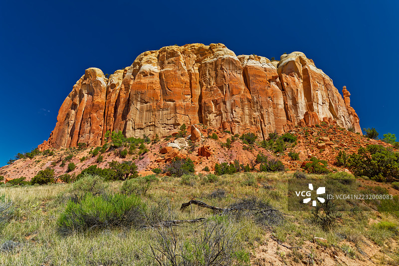 壮丽的岩石形成在晴朗的蓝天下，埃尔瓦多，美国图片素材