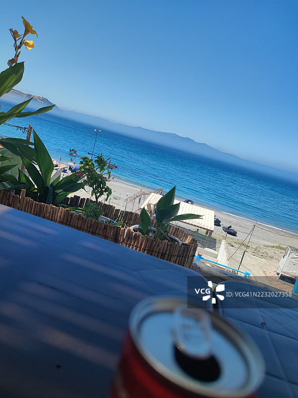 海滩和蓝色海洋的海岸景观图片素材