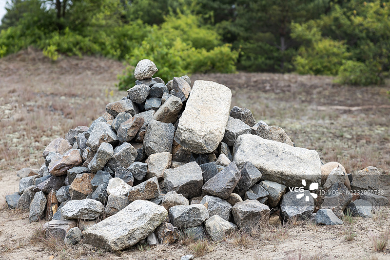 自然中的石头堆图片素材