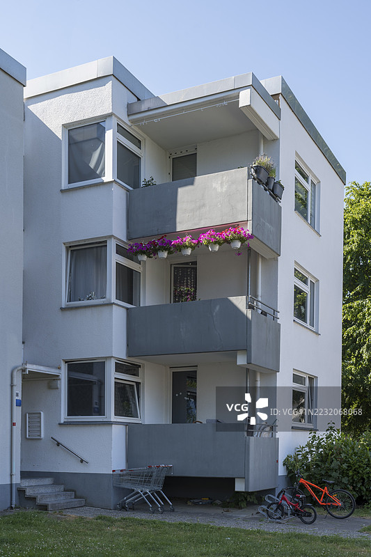 带阳台的公寓楼，卡门，北莱茵-威斯特法伦，德国图片素材
