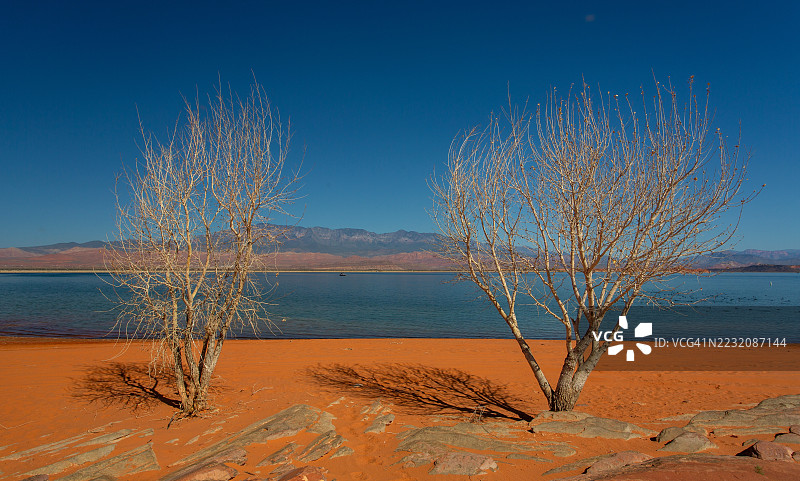 美国犹他州沙德霍洛州立公园的水库图片素材