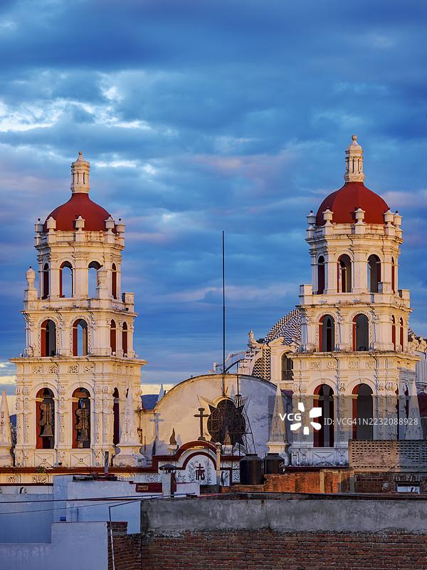 拉孔帕尼亚教堂在日落时分，墨西哥普埃布拉市，普埃布拉州图片素材