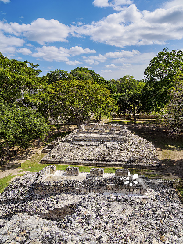 埃德兹纳考古遗址的球场，俯瞰视角，墨西哥坎佩切州图片素材