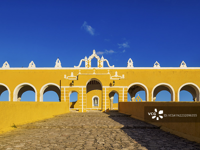 墨西哥尤卡坦州伊萨马尔的圣安东尼奥德帕杜瓦修道院图片素材