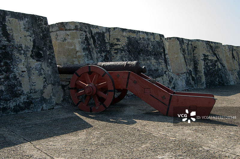 卡塔赫纳，玻利瓦尔省，哥伦比亚，圣费利佩德巴拉哈斯城堡的加农炮图片素材
