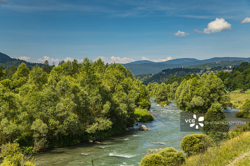 特伦蒂诺-阿尔托·阿迪杰，特塞罗附近的阿维西奥河图片素材