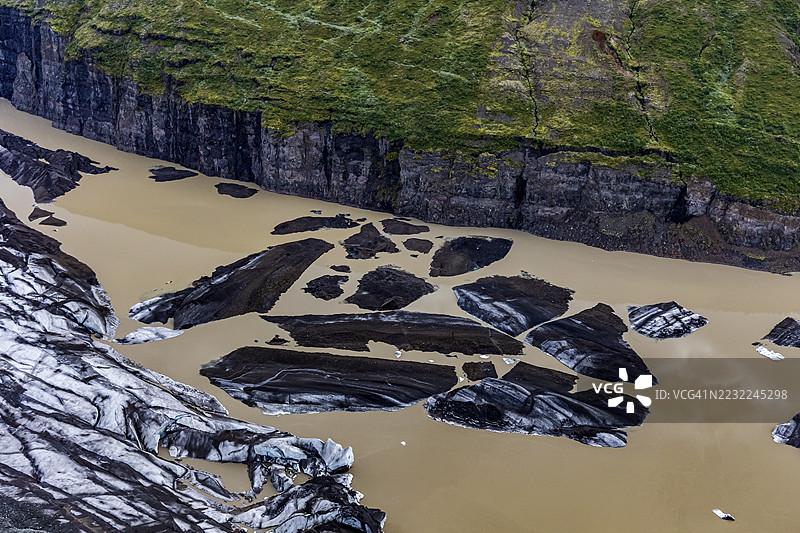 冰山、冰块、冰川舌、冰川边缘、冰川、冰川湖、鸟瞰图、黑冰、气候变化、夏季、斯凯达拉冰川、斯卡夫塔费尔、瓦特纳冰川国家公园、冰岛图片素材