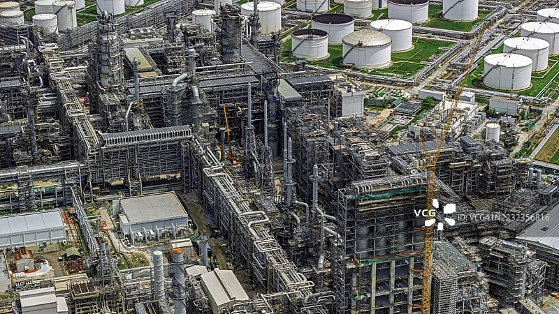 石油化工和炼油工业区的鸟瞰图。图片素材