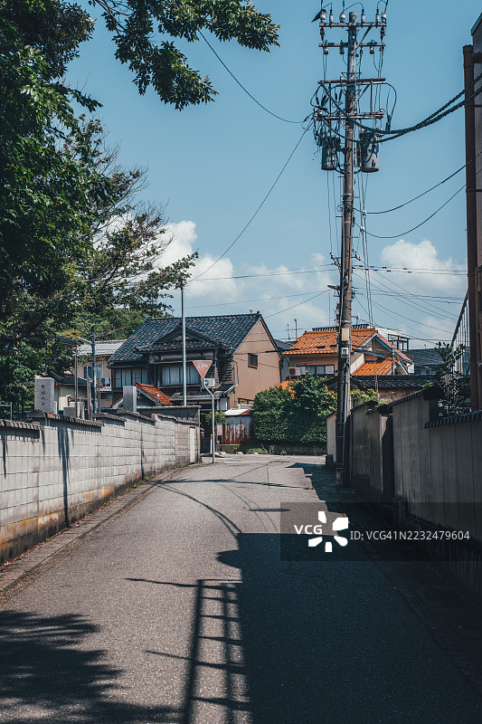日本石川县金泽市的宁静住宅街道图片素材