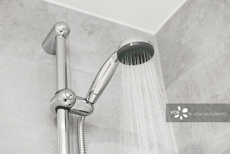 风景浴室淋浴。图片素材