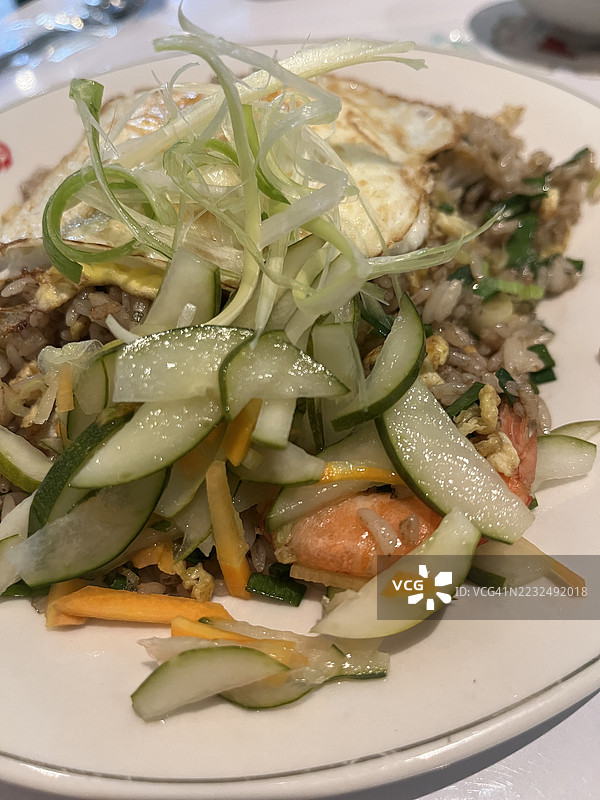 印度尼西亚日惹市一家中餐厅供应的中式炒饭图片素材