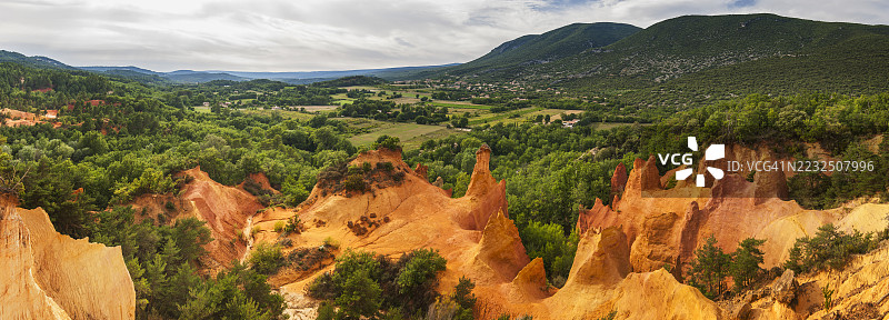 普罗旺斯，拉斯特雷尔红土区图片素材