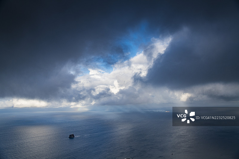 西西里，斯特龙博利岛附近的斯特龙博利基霍岛图片素材