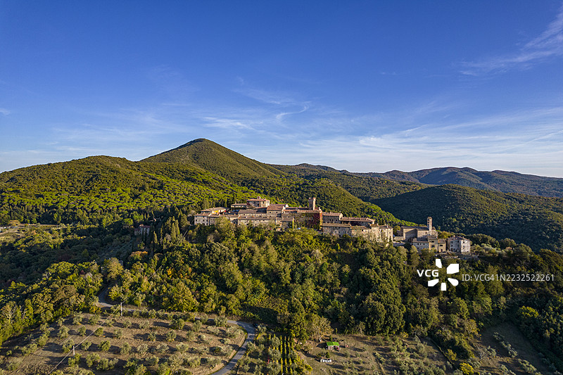 奎尔切托的吉诺里城堡，航拍视角图片素材