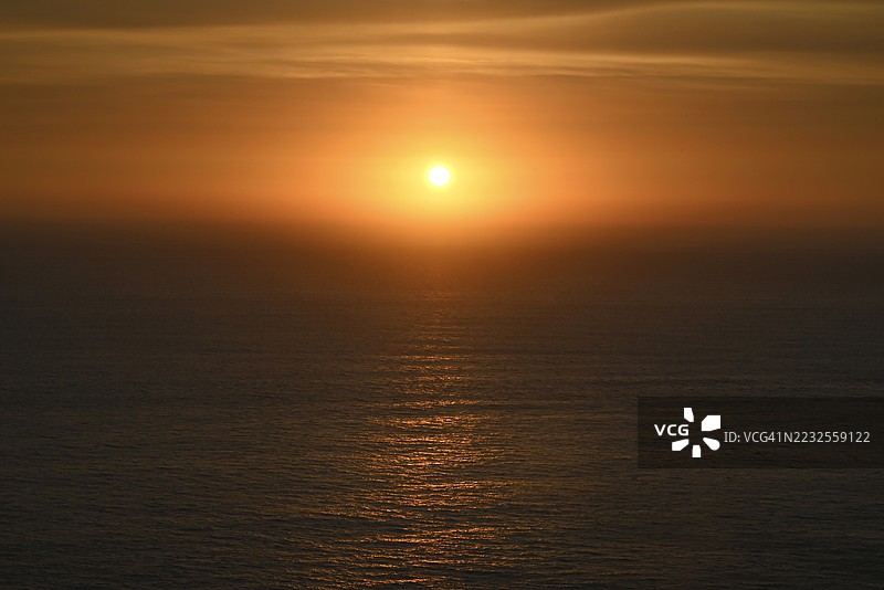 在芬斯特雷角上空的亚特兰大洋日落图片素材
