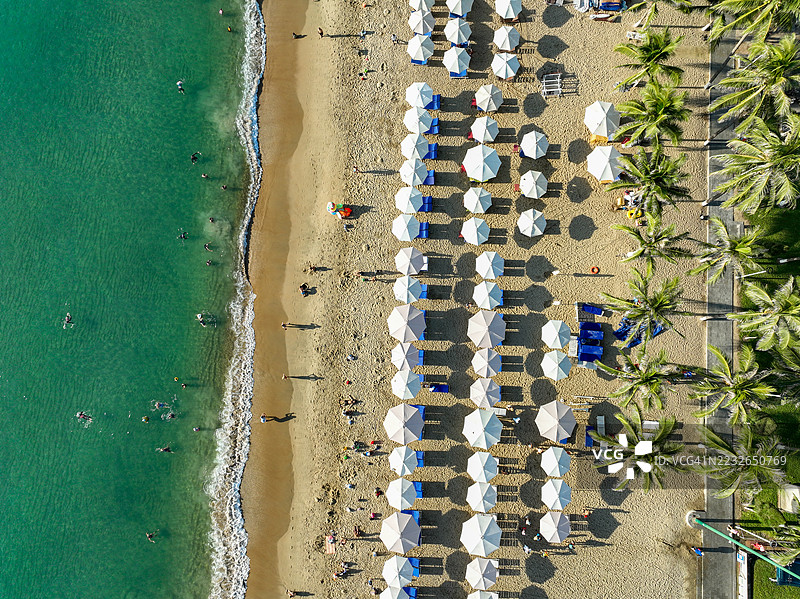 芽庄是越南一个美丽的海滨城市，拥有世界上最迷人的海湾之一，坐落在温暖宁静的热带环境中。图片素材