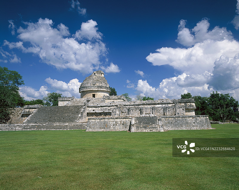 墨西哥尤卡坦州。奇琴伊察考古遗址。天文台。图片素材