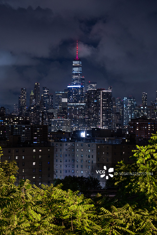 曼哈顿夜景天际线图片素材