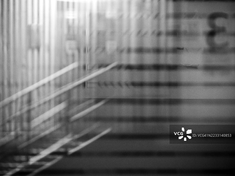 抽象摄影，包含垂直、水平和对角线。图片素材