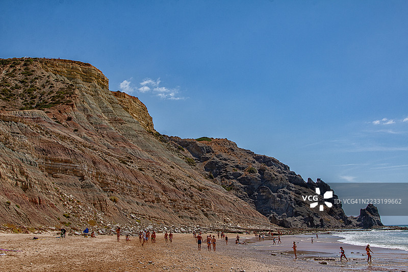 卢士海滩的黑岩景观 - 阿尔加维，葡萄牙图片素材