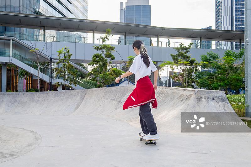 动量汇聚于坡道上的掌控图片素材