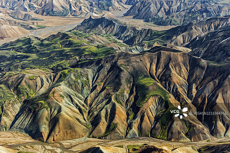 山地风景，阳光明媚，夏季，火山地貌，鸟瞰图，兰德曼纳劳卡，菲亚尔拉巴克自然保护区，冰岛高地，冰岛图片素材