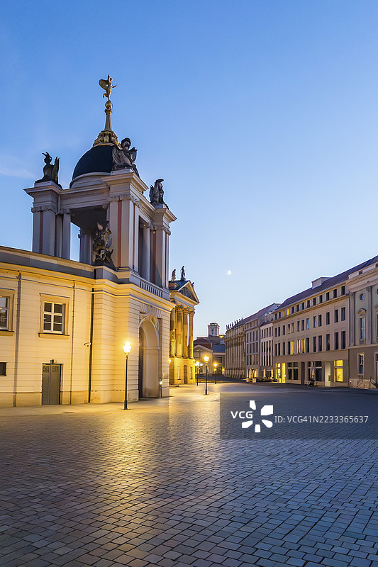 晚间氛围，福图纳门户，老城区，北部市中心，波茨坦，布兰登堡，德国图片素材