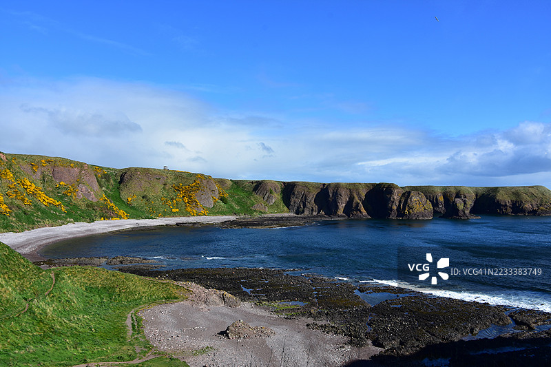 英国的悬崖海岸风景与蓝天图片素材