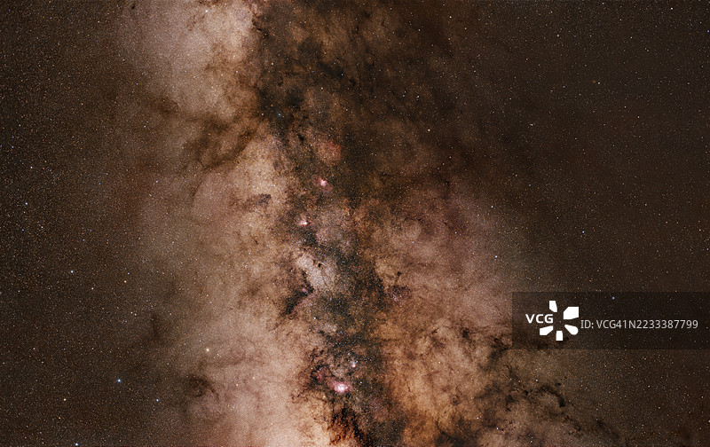 壮观的银河系景观，星团密集图片素材