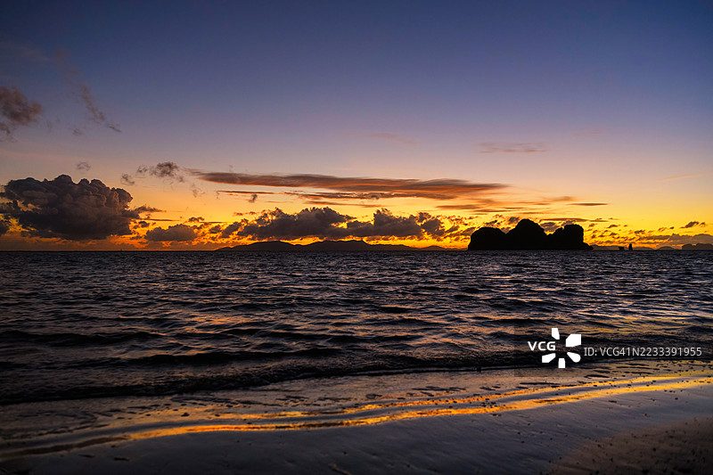 海滩上的日落图片素材