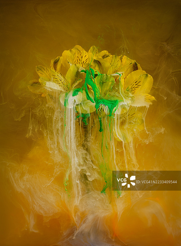 充满活力的抽象花卉艺术，带有黄色和绿色的色调图片素材