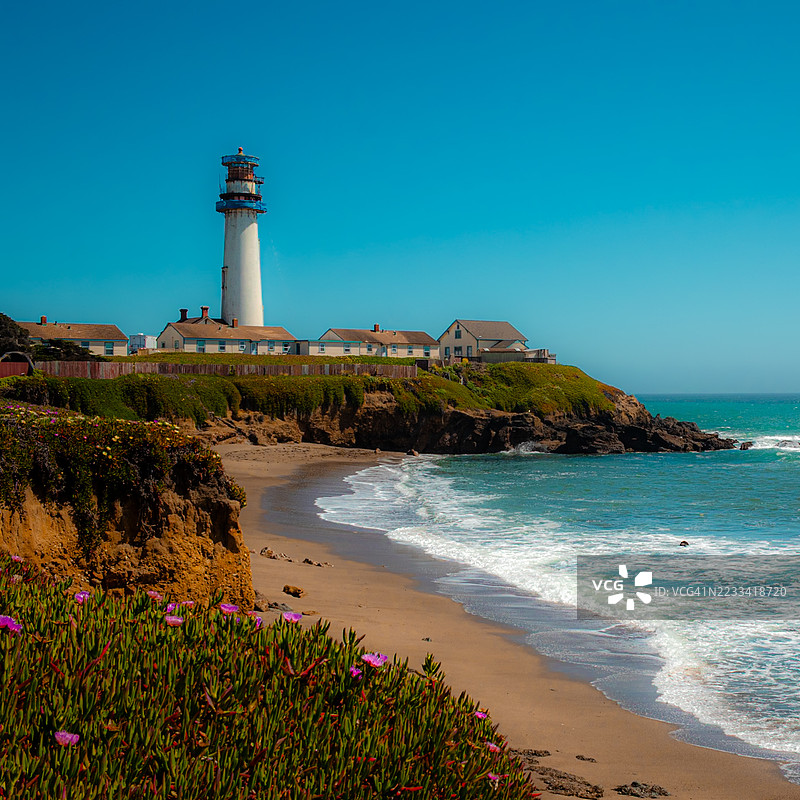 佩斯卡德罗，美国，岩石海岸线上的灯塔风景。图片素材