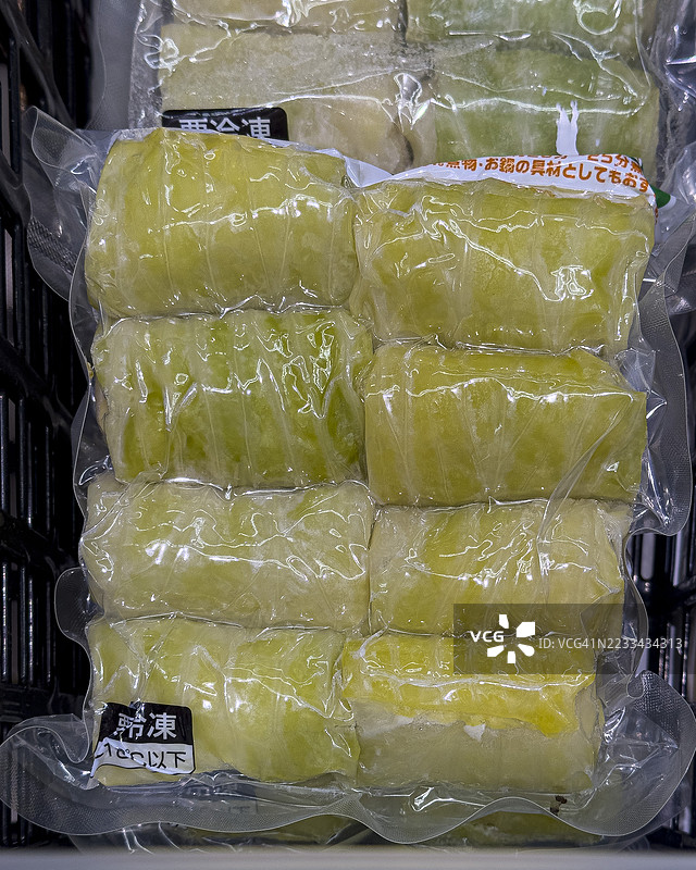 冷冻真空包装的卷心菜卷图片素材