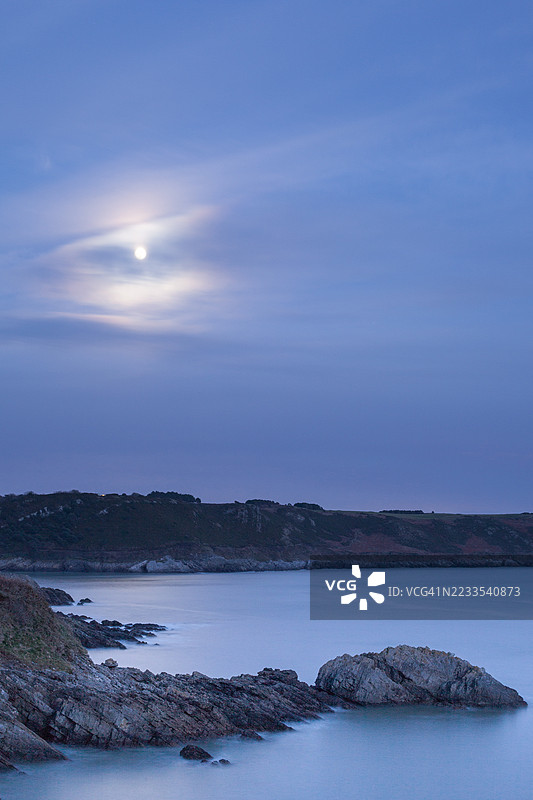 蓝月亮，英国自然风光图图片素材