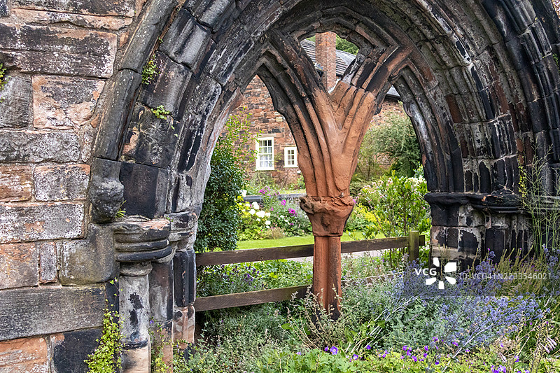 卡莱尔大教堂区的破损哥特式窗户，英国图片素材