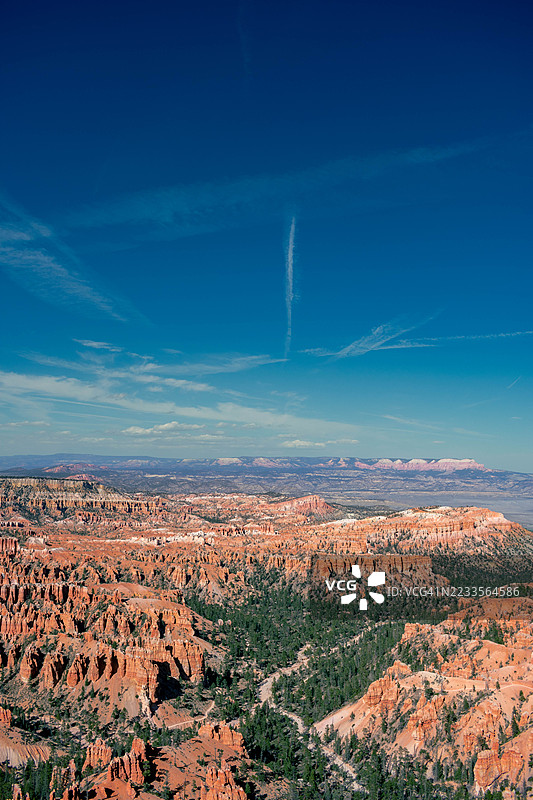 布莱斯峡谷国家公园在晴朗蓝天下的鸟瞰图，埃斯卡兰特，美国，USA图片素材