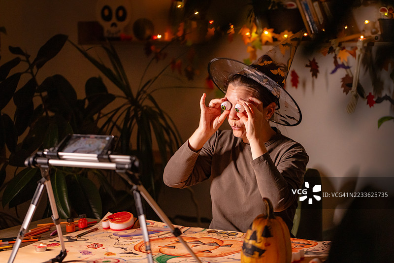 万圣节晚间艺术课程图片素材