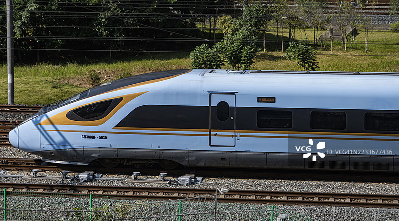 中国现代高铁机车的特写镜头图片素材