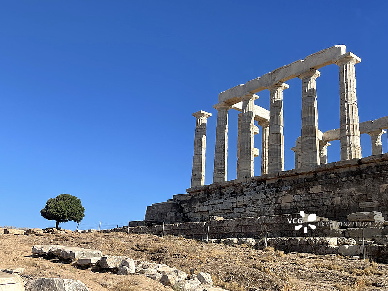 碧蓝天空下的古希腊遗址图片素材