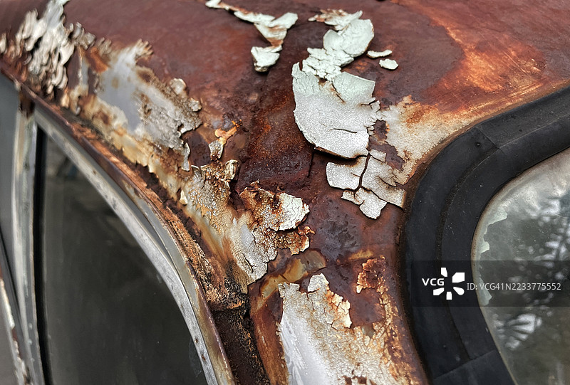 生锈侵蚀汽车车身图片素材