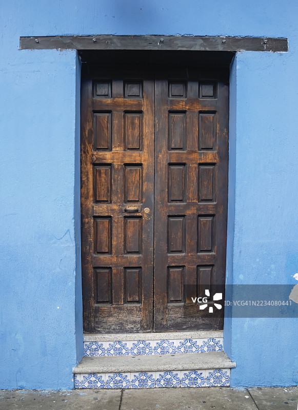 安提瓜危地马拉的殖民风格门图片素材