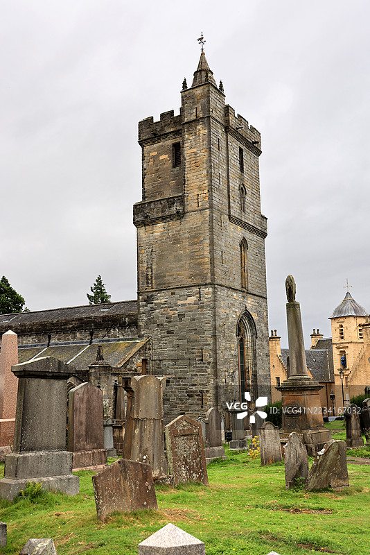 苏格兰斯特灵老城墓地的中世纪圣鲁德教堂。图片素材