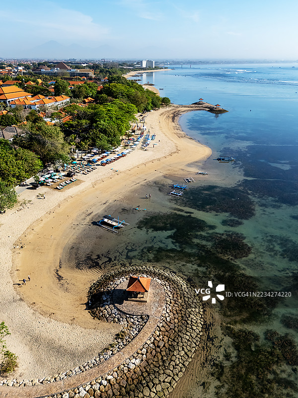 印度尼西亚巴厘岛沙努尔海岸线的鸟瞰图图片素材