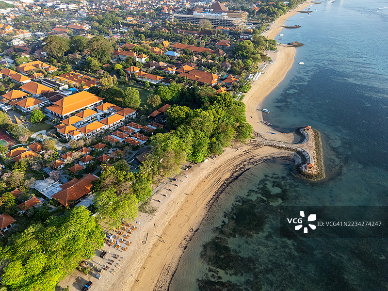 巴厘岛沙努尔海岸线的鸟瞰图图片素材