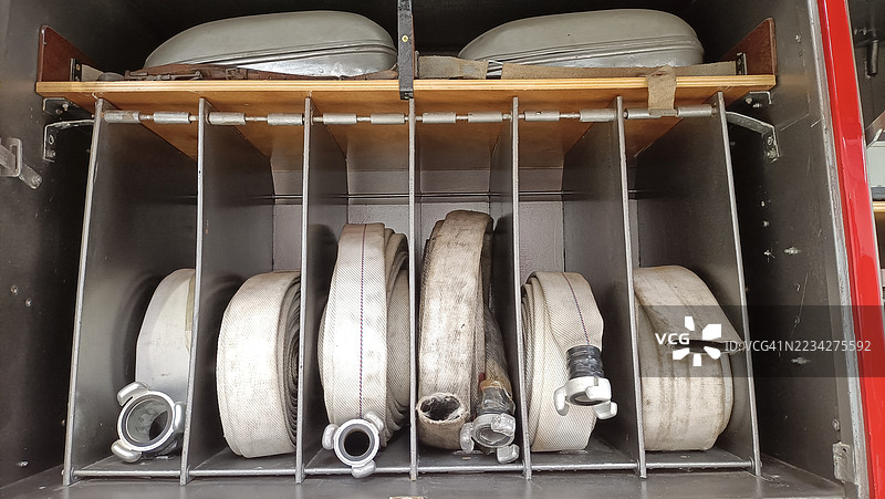 消防车储存的消防水带图片素材