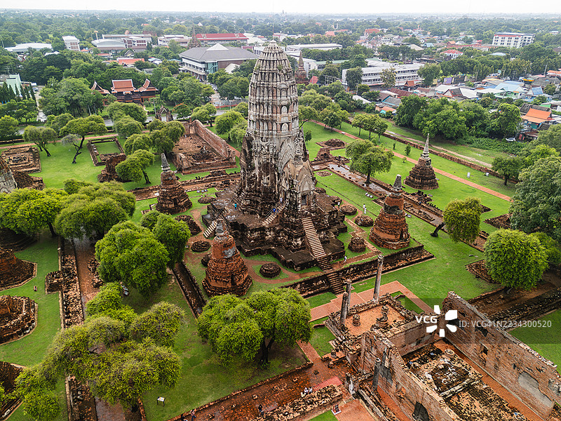 泰国历史悠久的寺庙群鸟瞰图图片素材