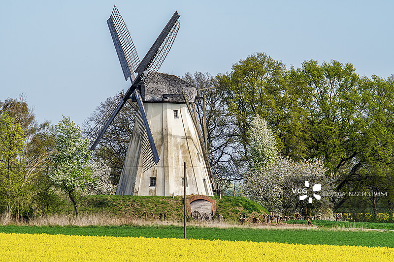 德国格罗森赫尔斯的风车图片素材