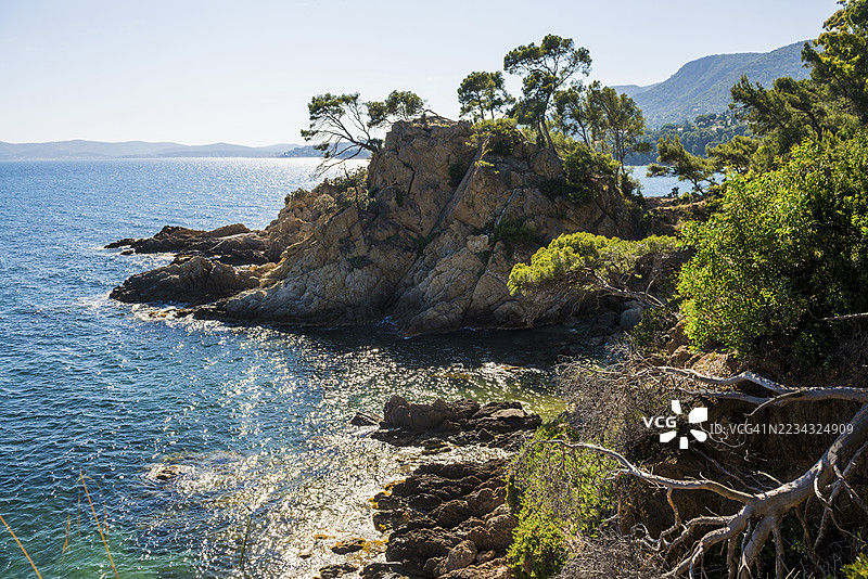 海岸徒步小径，勒拉万杜，瓦尔，法国里维埃拉，普罗旺斯-阿尔卑斯-蓝色海岸，法国图片素材