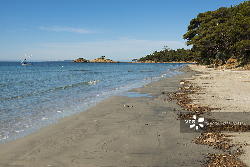 海滩,维尼亚斯海滩,博尔梅-莱-米莫萨,瓦尔,法国里维埃拉,普罗旺斯-阿尔卑斯-蓝色海岸,蓝色海岸,法国图片素材