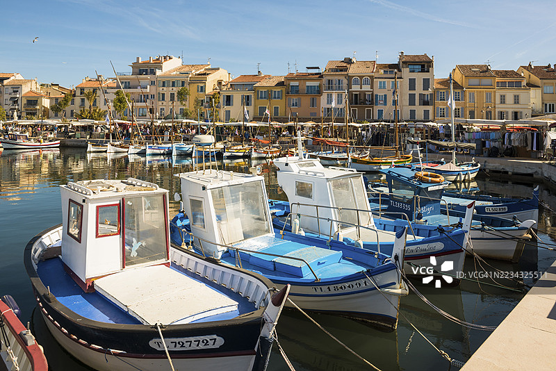 圣纳里-苏尔-梅尔，瓦尔，法国里维埃拉，普罗旺斯-阿尔卑斯-蓝色海岸，蓝色海岸，法国图片素材